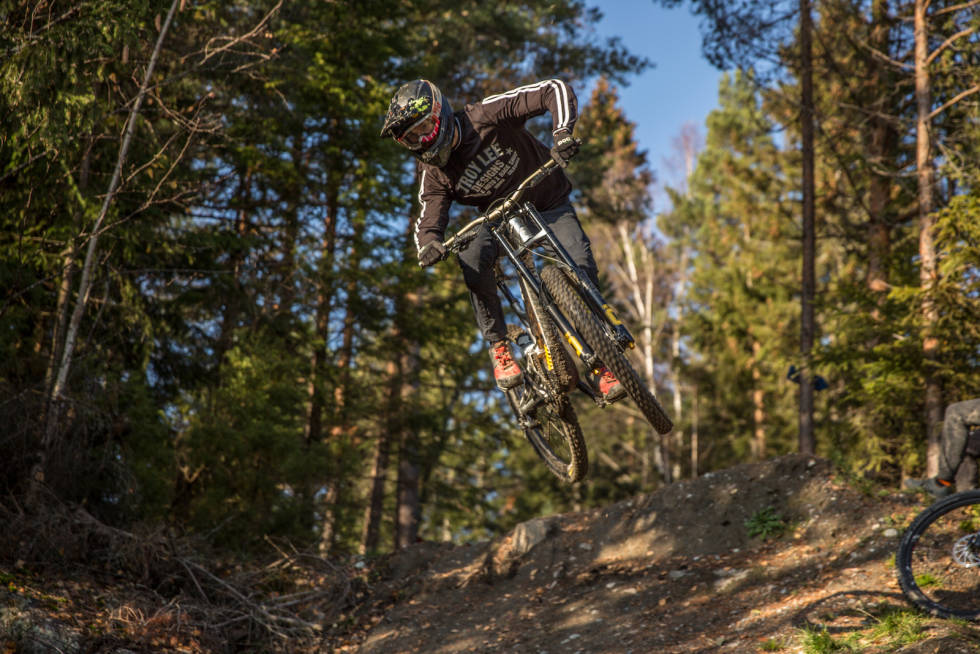 Eimund Kvålseth vant Bunny jump konkurransen under sesongavsutnignen i Drammen skisenter på søndag. Foto: Svenn Fjeldheim Drammen skisenter. Foto: Svenn Fjeldheim