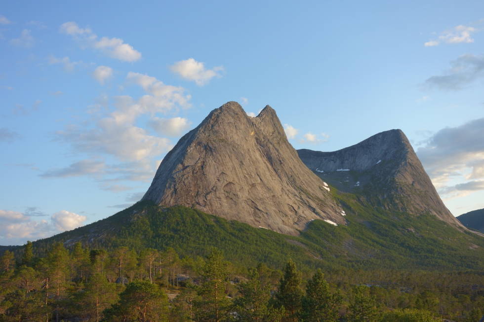 Eidetind i Efjord. Foto: Håkon Wegge Eidetind, Efjord
