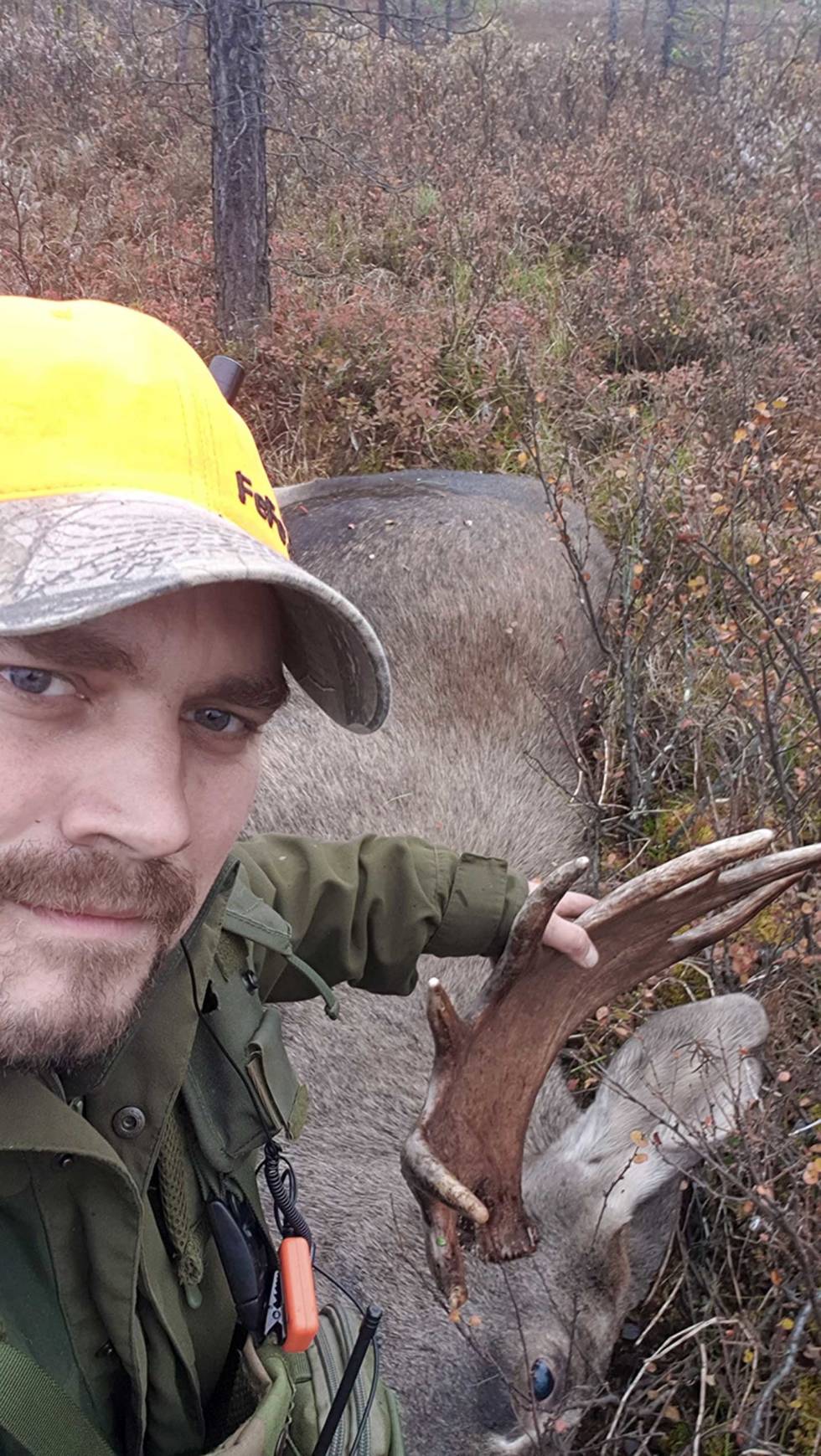Tid for SMS-tøv: Bekymret jaktleder: «Øhhh, har du skutt okse også?» Elgjakt-i-alaska-4