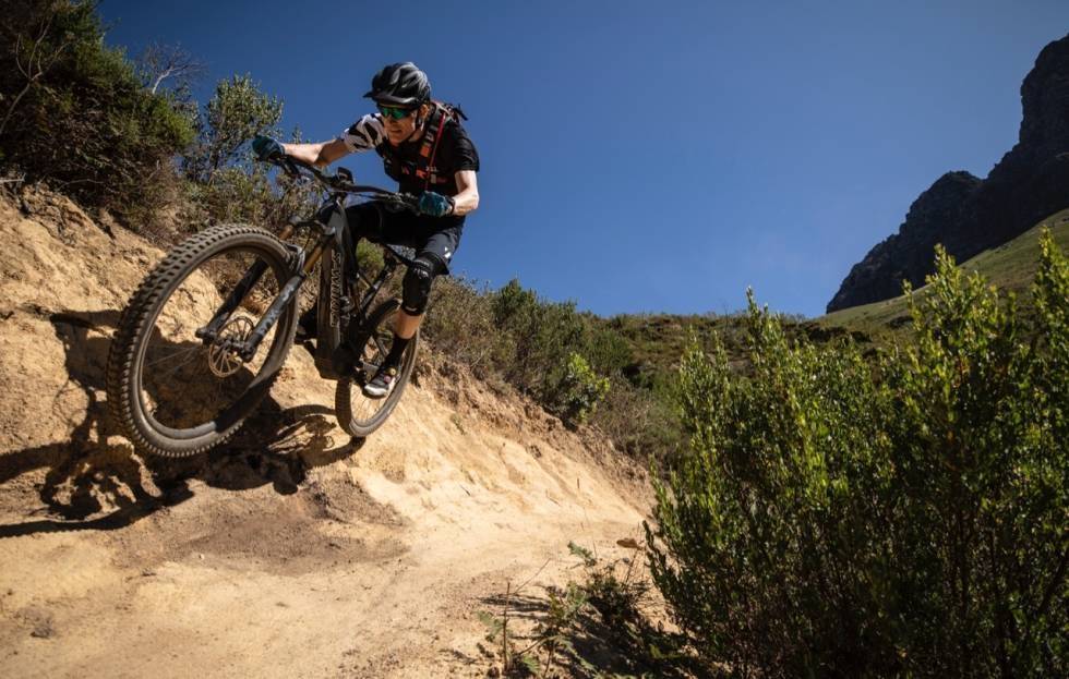 Øyvind Aas i aksjon på Specialized sin luksussykkel Turbo Levo SL. Foto: Etienne Schoeman stisykling elsykkel