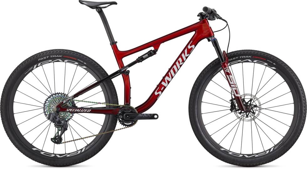 MED HJERNE: Specialized Epic 2021 har moderne geometri og automatisk lås på demperne. Specialized Epic S-Works 2020