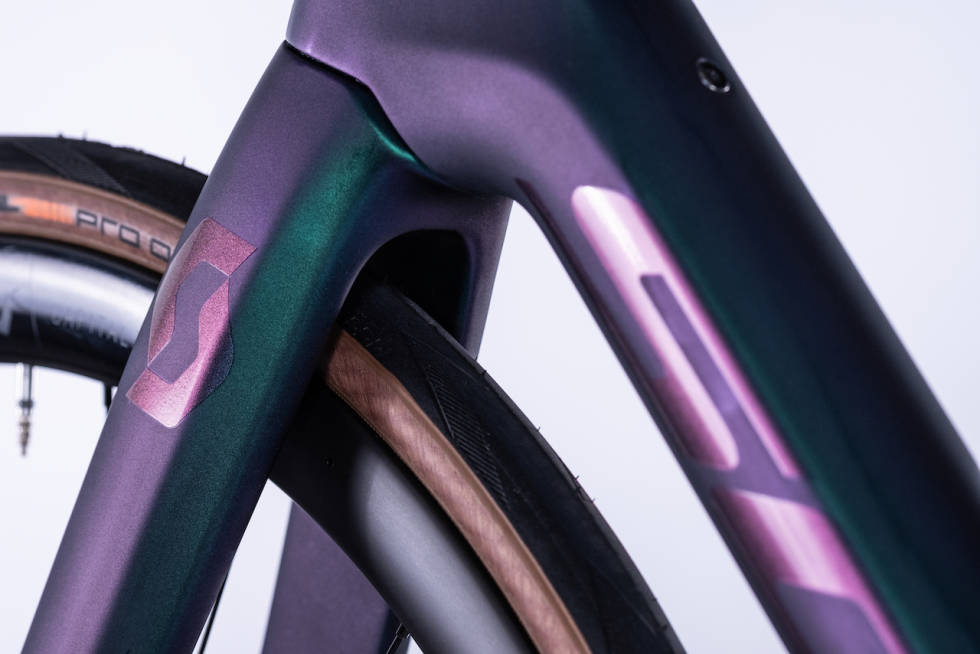 STORE DEKK: Addict eRide kommer levert med 30 mm dekk. 32 mm dekk vil nok også få plass. Scott Addict eRide