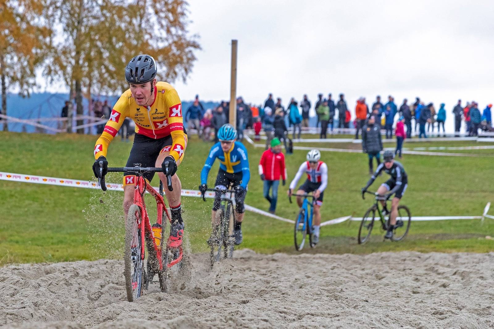 …OG GJENNOM SAND: Erik Nordsæter Resell på en av sine åtte turer gjennom sandgraven. Foto: Ola Morken Superpokal Voldsløkka 2019 i bilder 20