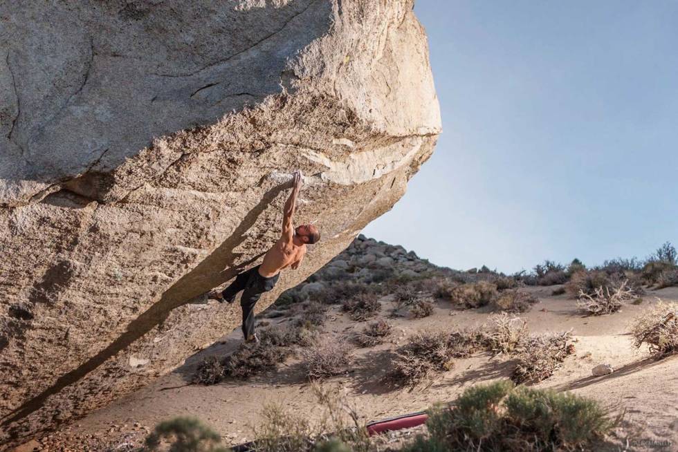 The one that got away: Vi fikk mange prosjekter vi må tilbake til. Martin jobbet hardt med å få gått Spectre (8B) i Bishop, og var veldig nær. Men denne glapp akkurat unna og er nok en av de som står øverst på lista av linjer han må tilbake til. Foto: Alex Manelis Et-år-på-klatretur-6