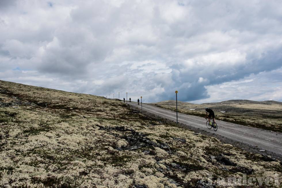 UNDERLAG UVESENTLIG: Everesting gjøres like godt på asfalt som på grus. Illustrasjonsfoto, Henrik Alpers. Everesting-fjell