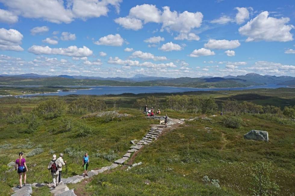 Den steinlagte trappa er som et lite kunstverk. Foto: Erlend Larsen Falkenuten Falkeriset tur