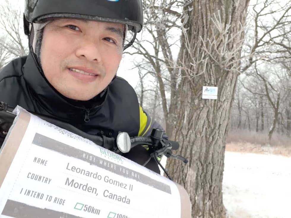 FATBIKE-FERSKING: Leonardo Gomez II fra Filippinene er ny i fatbikesammenheng og er stolt over at han gjennomførte over 100 kilometer på Fatbike i Manitoba i Canada der han er bosatt. Foto: Leonardo Gomez II Fat Viking Global Edition