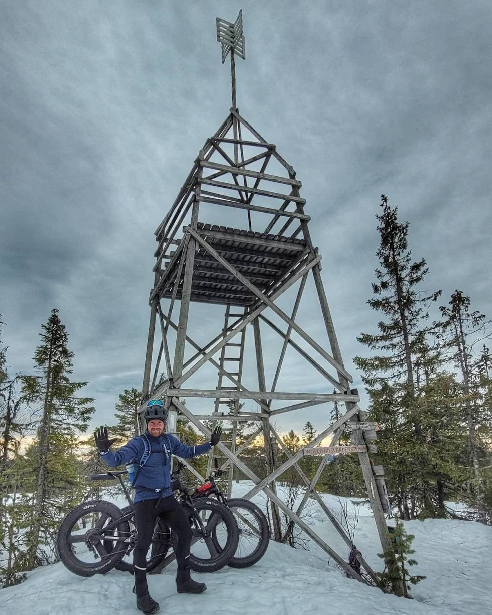 HOVLANDSVARDEN: Målet for helgas fatbike tur var Hovlandsvarden 675 meter over havet nord i Finnemarka. Foto: Magnus Lindaas Fatbike gjennom Finnemarka