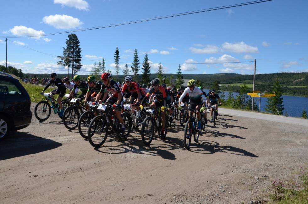 STORT FELT: Mange var gira på å komme i gang med rittsesongen med Trysil-Knut-Rittet i helgen. Foto: Monica Søberg feltet2_monica_søberg