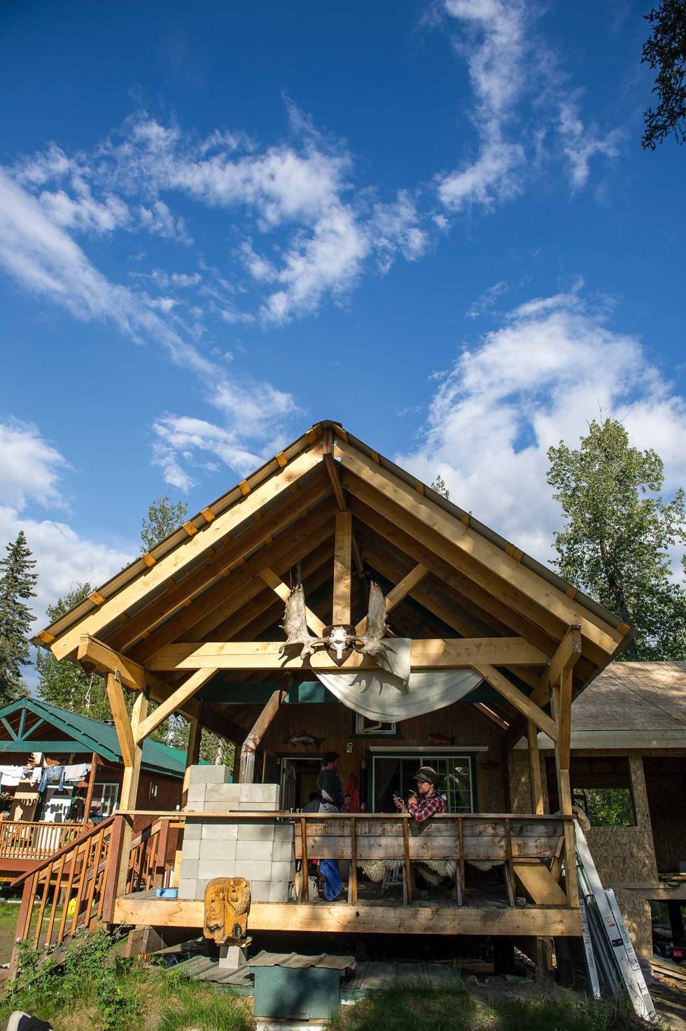 Lodge: Campen til Henrik Wessel ligger på dørstokken til Denali Nasjonalpark. Et enkelt, men trivelig sted i ville omgivelser. Fiske-i-Alaska-3