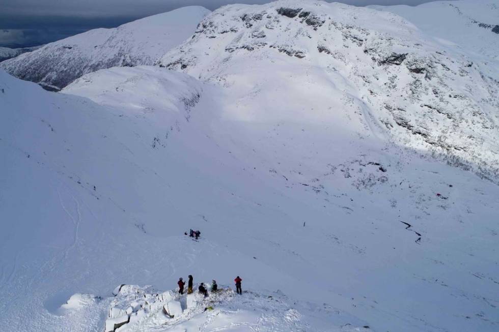 Fra ski venstre for toppheisen. Foto: Håkon Brunstad/Fjellsætra Freeride freeride fjellsætra sunnmørsalpane Sunnmøre skiarena snowboard alpint ski frikjøring