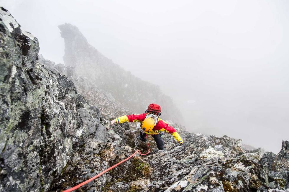 Spektakulært: Sunnmørsalpene er spektakulære på alle vis. Høst og vinter. Litt mer jobb å nå toppene på sommeren er det riktignok. Fjelltur-Sunnmøre-9