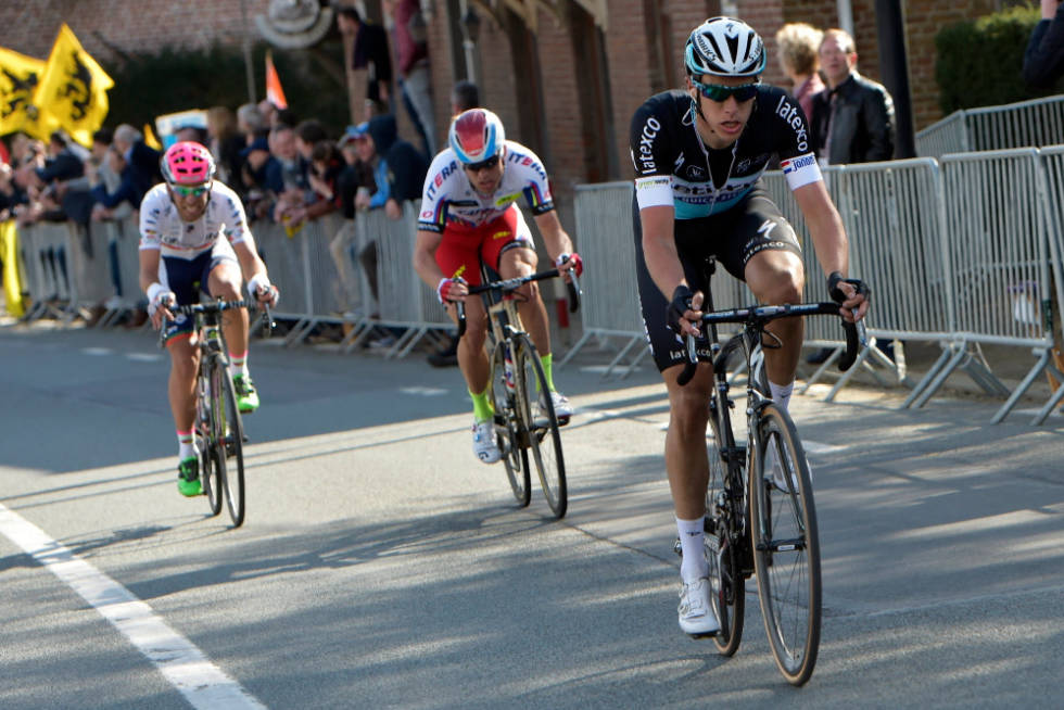 HOTOND: Alexander Kristoff går etter Niki Terpstra på Hotond i 2015. Foto: Cor Vos flandern rundt niki terpstra alexander kristoff hotond