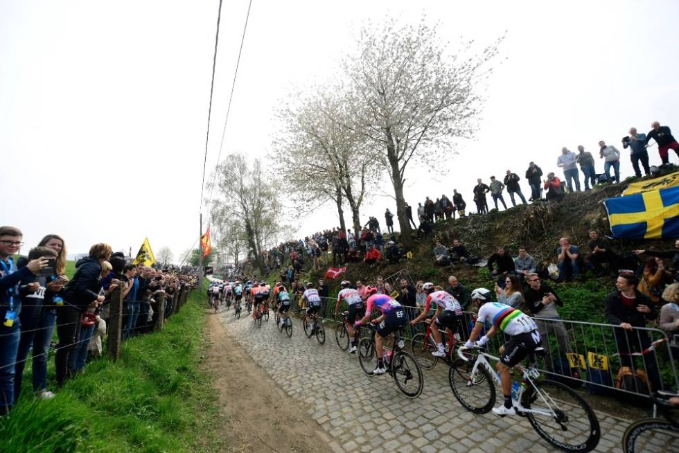 KREVENDE: Avgjørelsen i Flandern rundt har flere ganger falt i Oude Kwaremont. Foto: Cor Vos flandern rundt oude kwaremont