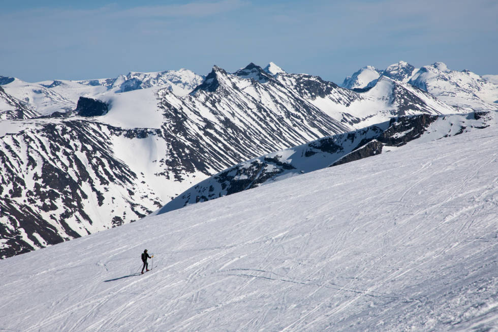 LITE Å UTSETTE: Ja, på utsikten altså. Kvaliteten på skikjøringa og utstyrsvalgene var derimot oppe for diskusjon. Foto: Tore Meirik Galdhøpiggen topptur