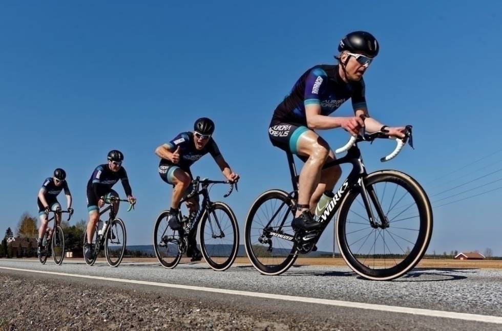 KJØRESTERK: Geir Lien (foran) er en av rytterne som har meldt interesse for det nye prosjektlaget Team Rye 2021, der Anders Bernhoft (bak Lien) er en av initiativtakerne. Foto: Ola Morken Geir Lien foran Anders Bernhoft i Ceres Lagtempo