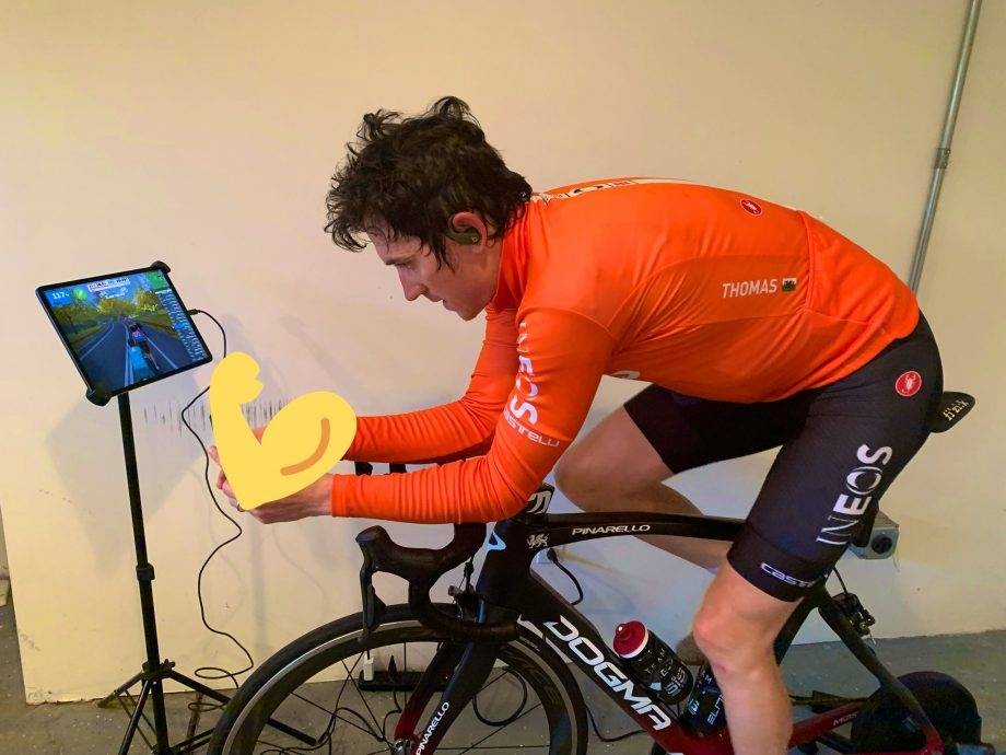 SAMMENLAGTFAVORITT: Geraint Thomas har trent godt på Zwift i vinter. Foto: Geraint Thomas. geraint thomas trener på zwift