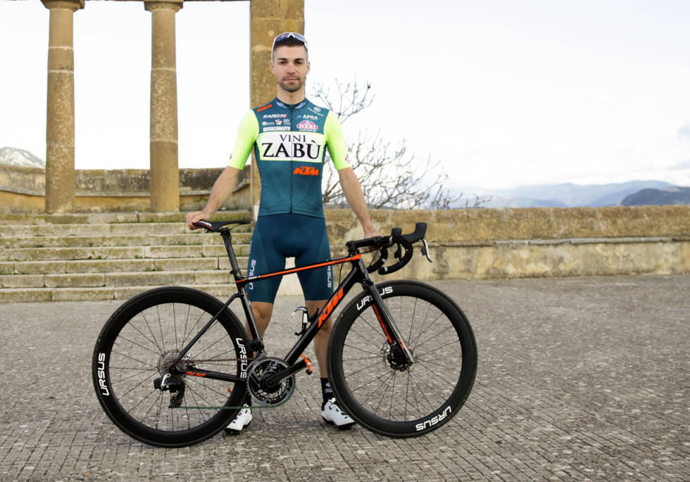HELT GREIT: Lagets mest meritterte rytter, Giovanni Visconti, tar ikke forbudet mot wattmålere tungt. Foto: Vini Zabù - KTM. giovanni visconti