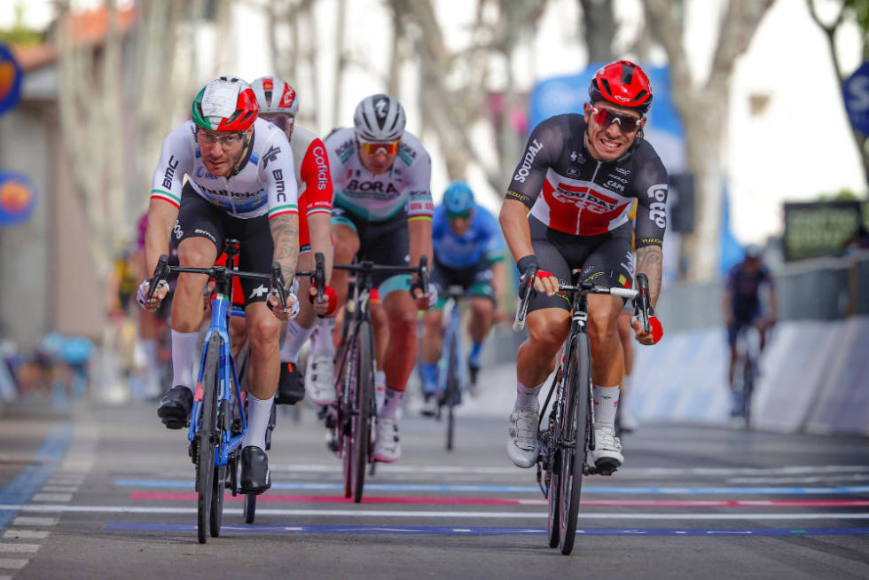 SNYTT IGJEN: Nok en gang måtte Giacomo Nizzolo se etappeseieren ryke. Foto: Cor Vos giro d'italia caleb ewan giacomo nizzoli