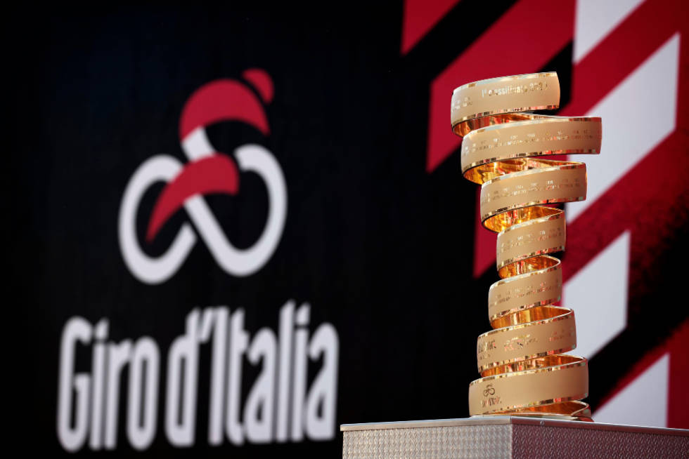 TROFEET: Vinner du Giroen går du et trofé hvor navnet ditt inngraveres sammen med alle de andre tidligere vinnerne av rittet. Foto: Cor Vos giro d'italia favoritter trofe