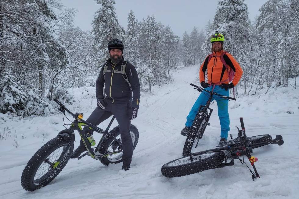 DRAMMENSMARKA: Selv om forholdene var litt seige var det god stemning på fellesturen i Drammensmarka i anledning Global Fatbike Day på lørdag. Foto: Magnus Lindaas Global Fatbike Day Drammen 2020
