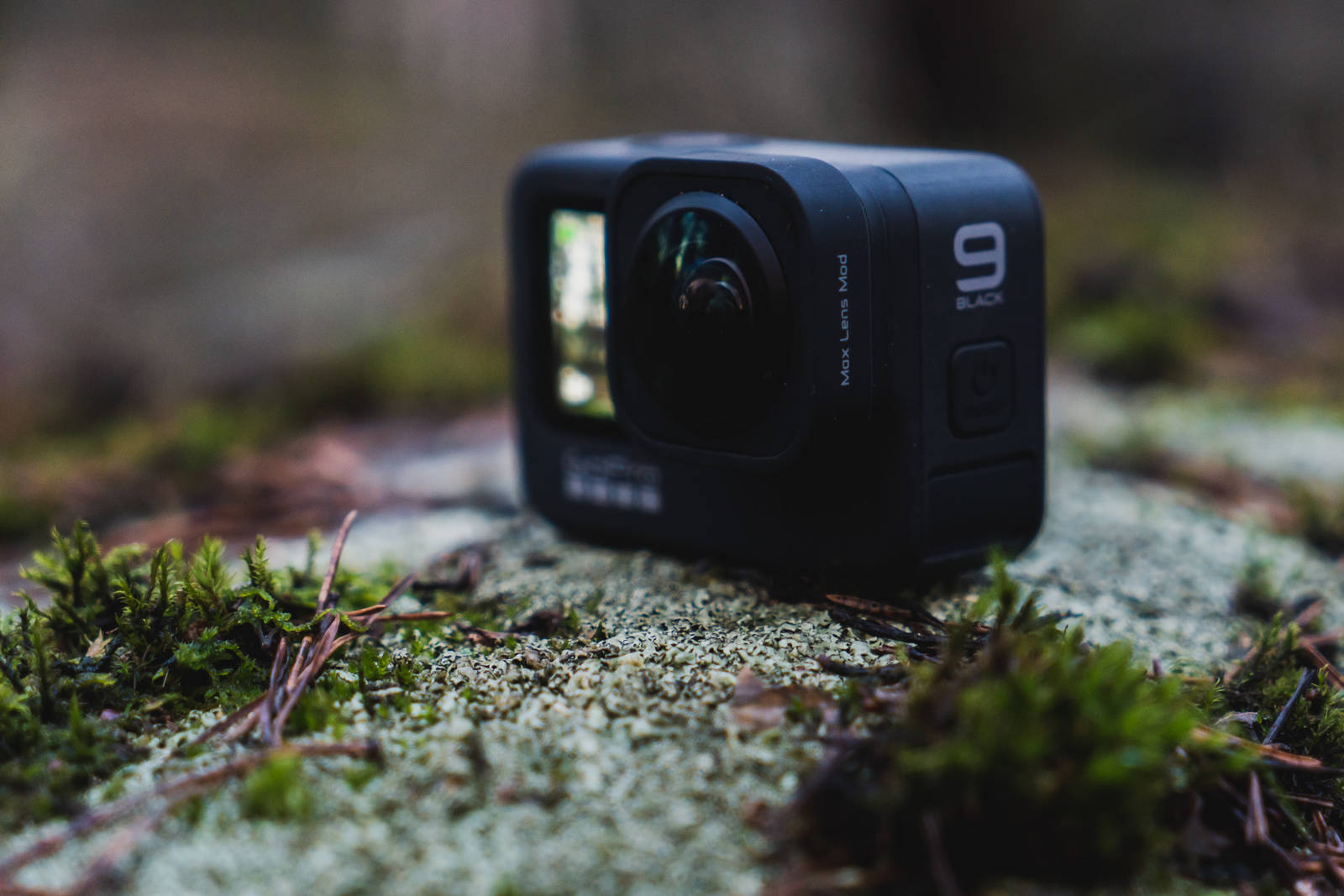 GIR BRA INNTRYKK: Max Lens Mod er enkelt å t og på. Dessverre passer ikke standardobjektivet i den fine boksen det kommer i. Bilde: Christian Nerdrum Max Lens Mod