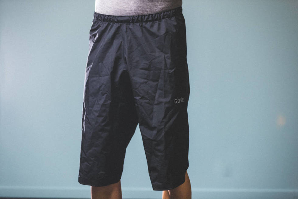 TIL TRENING OG REGN: En Gore-Tex-shorts er standardplagg for mange terrengsyklister når det regner, og er helt supert også i krossløypa. Foto: Kristoffer Kippernes. gore-c5-shorts