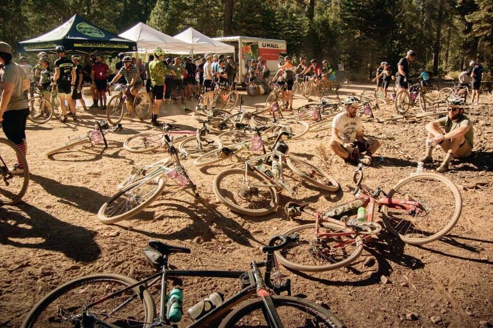 AVSLAPPA: Grussykling i dag har ikke akkurat konkurransepreg. Får vi et verdensmesterskap i gravel endrer det seg trolig fort. Foto: Henrik Alpers. grinduro grus gravel