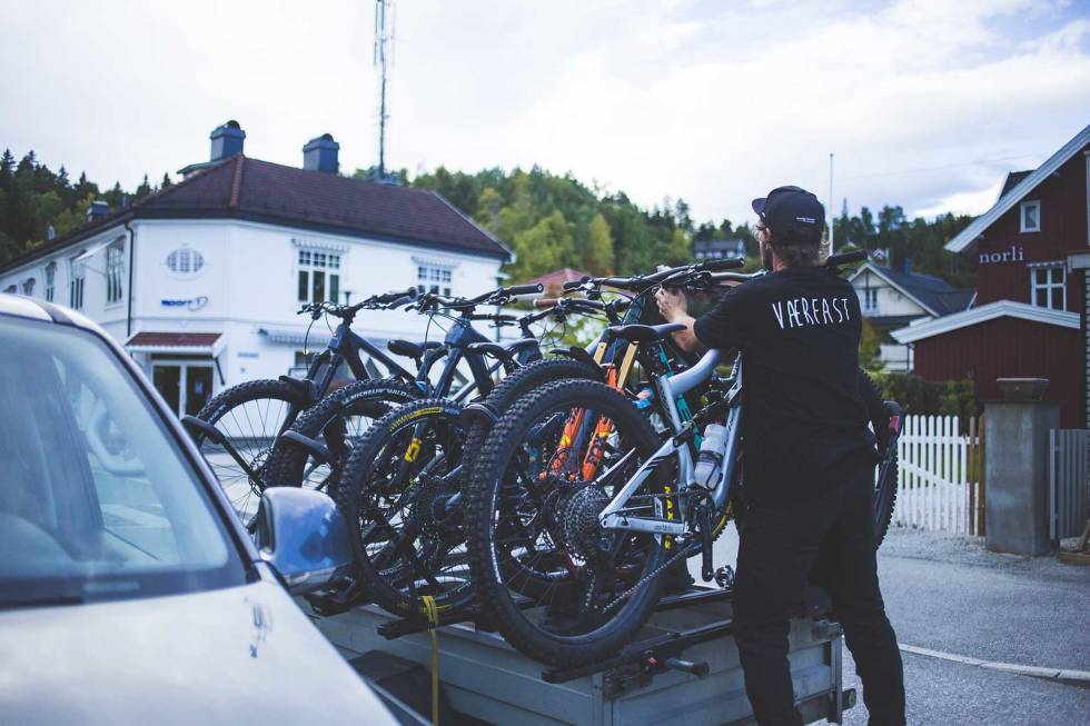 POPULÆRT TILBUD: Mye av de guidede turene Værfast gjør er shuttlebasert, noe som har vært et populært tilbud i 2020. Foto: Kristoffer H. Kippernes sykling ringebu