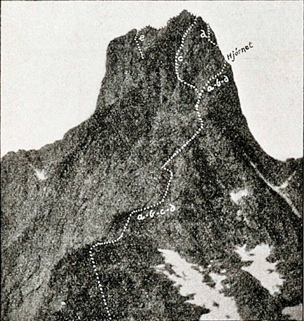 Faksimile: Fra Ntk's fører (1915). Storen sett fra bandet med anmarsj og ruter inntegnet. Heftyes-renne-2