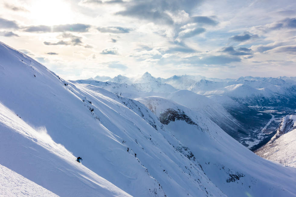 Gode forhold i Nordvestflanken. Foto: Einar Engdal Helvetestinden-Toppturer-i-Romsdalen-3