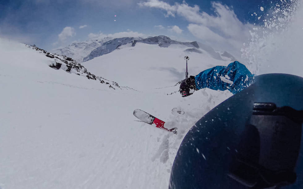 BUNNLØST: Stian Hagen i en av sydrennene på Galdhøpiggen. Høgruta_Jotunheimen_etappe_4_Galdhøpiggen_Stian_Hagen_Foto_Christian_Nerdrum-26