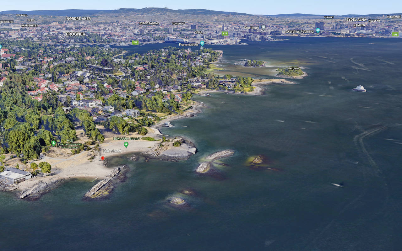 LUKTEN AV KEBAB: Du kommer ikke stort nærmere Oslo sentrum som kiter eller windsurfer enn Huk på Snarøya. Du kommer ikke stort nærmere Oslo sentrum som kiter eller windsurfer enn Huk på Snarøya.