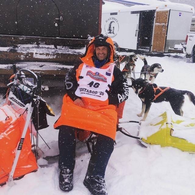 Thomas Byfuglien Wærner underveis i løpet. Foto: Privat Thomas Byfuglien Wærner Iditarod resting dogs