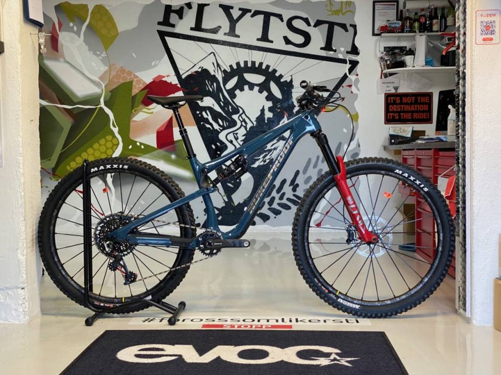 NUKEPROOF: Også en Nukeproof-sykkel er stjålet fra Flytsti. Nukeproof RS Carbon