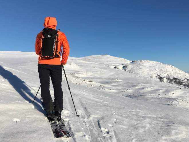 LETT: Dynafit Free 30 er testens letteste sekk med god margin. Foto: Siv-Elin Skogen sekk topptur test topptursekk