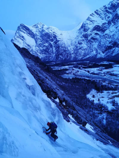 Sværingen Ølmåa i Romsdal er inne. isklatring romsdal ølmåa