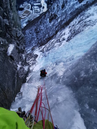 Mektige omgivelser i Romsdal. romsdal isklatring ølmåa