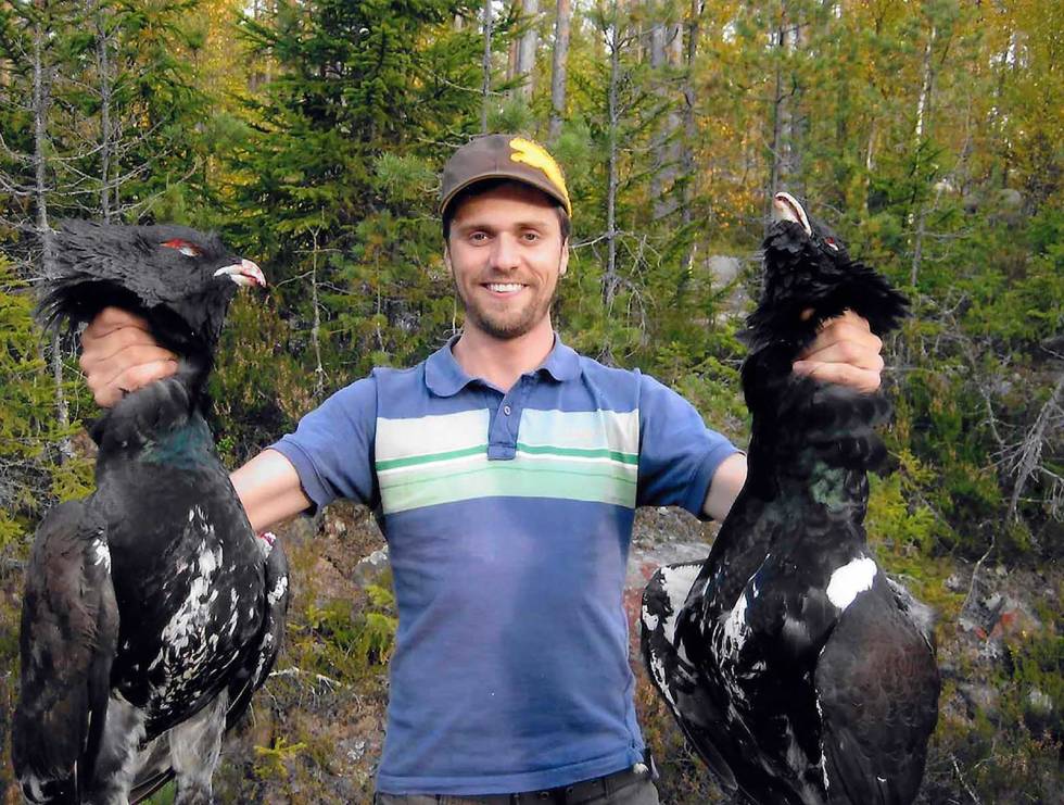 Tilbake til barndommen: Jakta ble en måte å finne igjen barndommen på for Erik. På første jakttur etter en halv mannsalder starta han med å knalle ned to tiurer. Jakt-som-inspirasjon-4