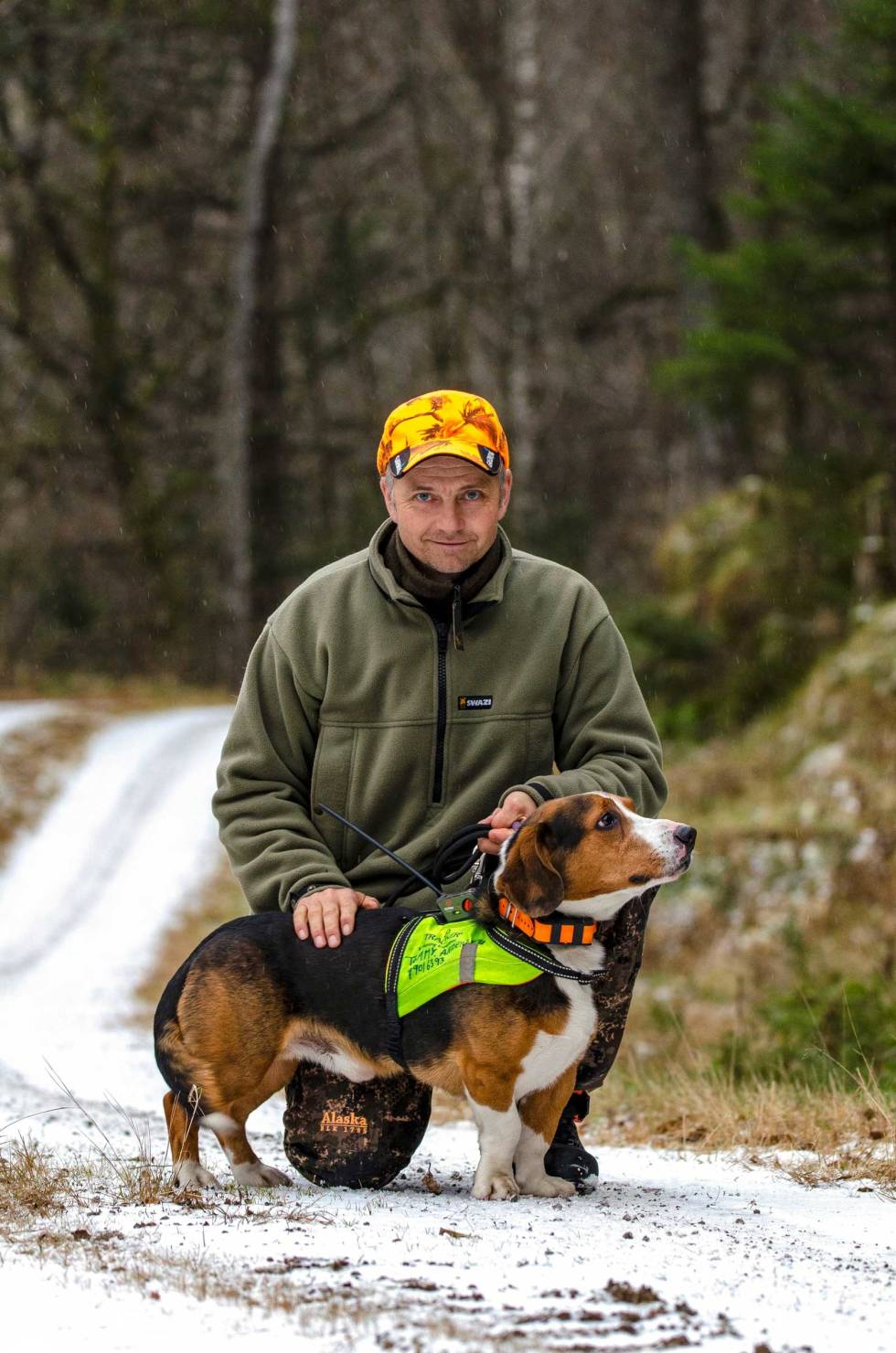 I ELITEN: For Tommy Andersen er drivende hunder det store. Han og dreveren Kvindølens Proffen ble beste norske ekvipasje under Nordisk Mesterskap for drevere i 2018. Jakthunden-6