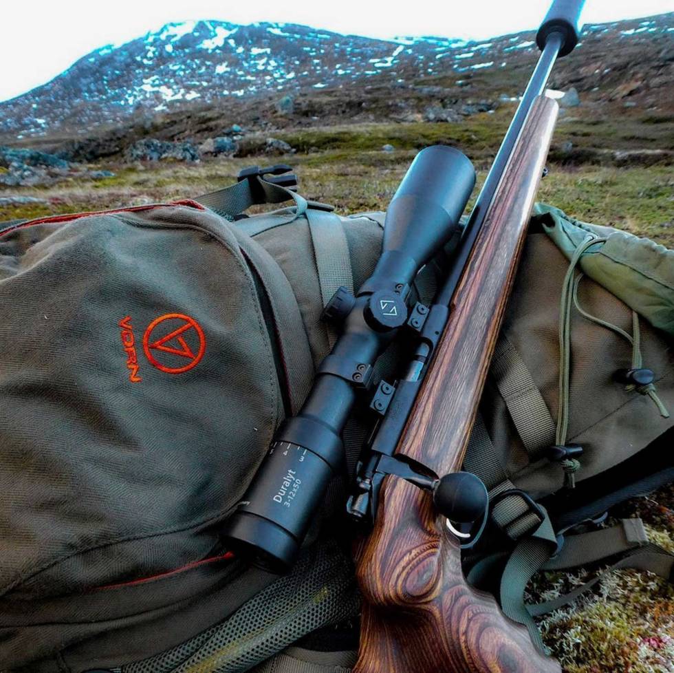 @jaktinord: TB til senhøst, skjære ryper, vakre fjell og melkesyre i beina. #Norsknatur #vigirdegnaturen #jegerhundogvåpen #norgesjegere #outdoorsman #nordichunter #jaktfiskeogfriluftsliv #welcometonature #jaktogfiskeglede #jaktogfriluftsbilder #vorn #grsriflestocks #zeisshunting #målselv #indretroms Jaktinord