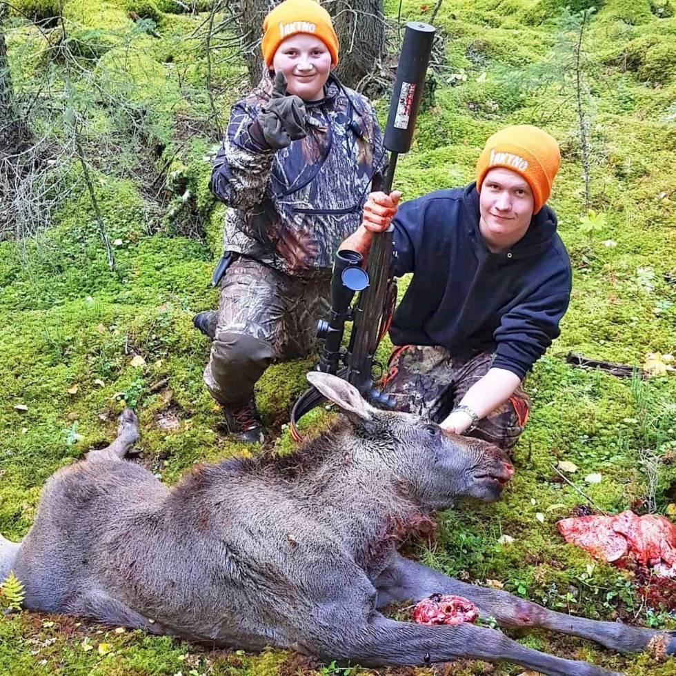 @jaktno: Noen dager med pause fra elgjakta nå #elgjakt #moosehunting #jeger #huntinglife #härkila #pinewood #jaktbilder #jaktbrud #moose #etviltliv #atec #schouvåpen #løshundjakt #norskelghundgrå #norskejegere jaktno