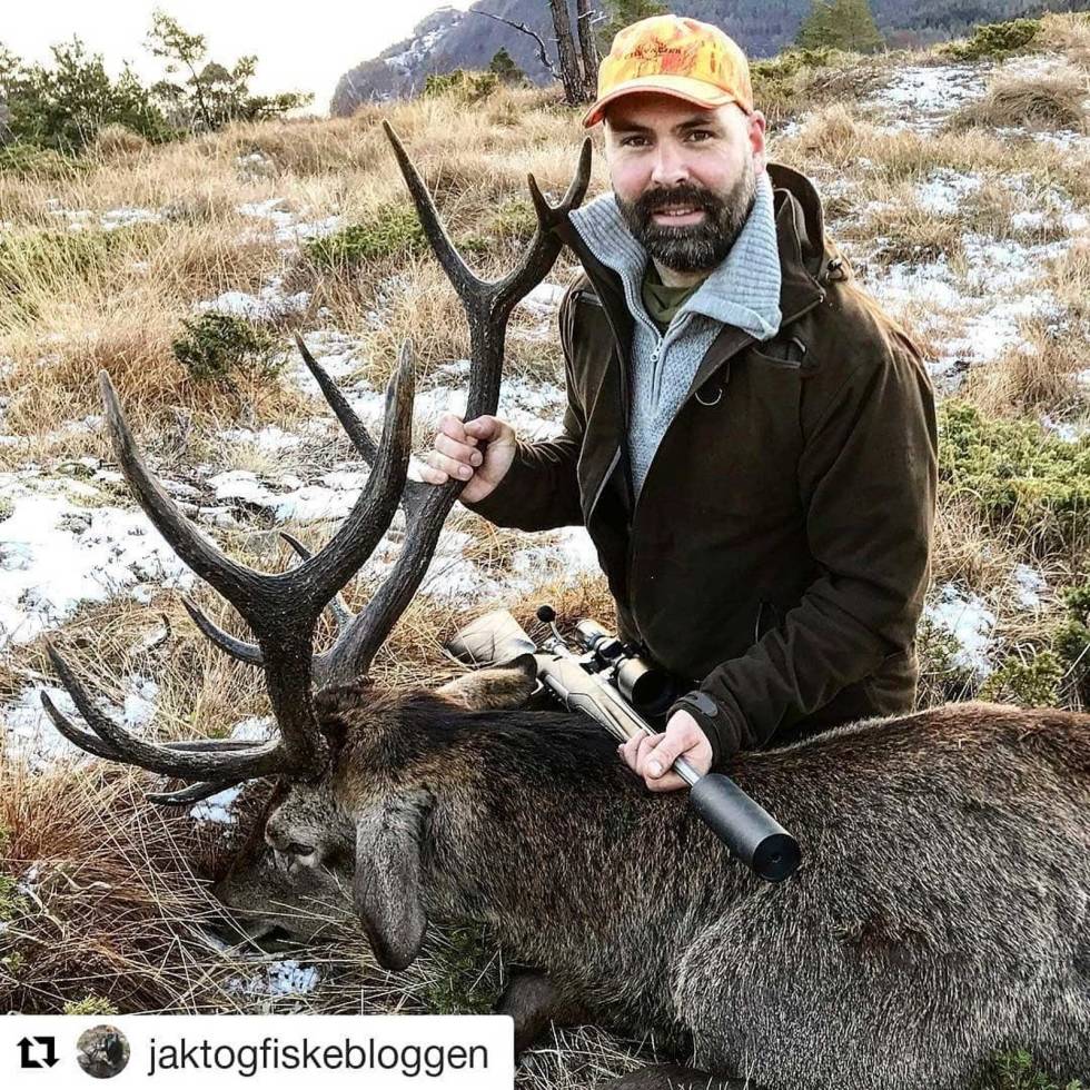 @jaktogfiskebloggen: I wish you all a great 2019 hunting & fishing season picture credit @magnarjordal. #huntingseason #norwegianhunters #deer #deerhunting #biggamehunting #hjortejakt #friluftsliv #friluftsland #mittnorge jaktogfiskebloggen