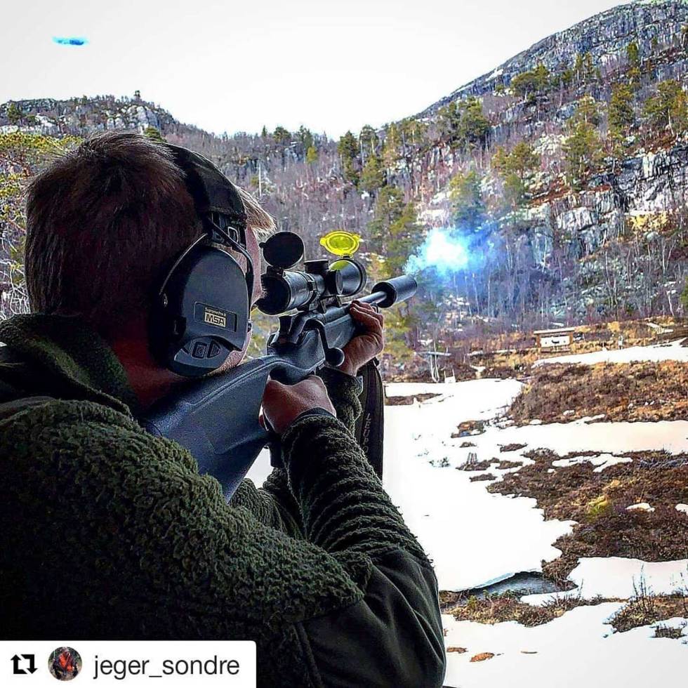 @jeger_sondre: Great when the shooting range is open every day this week. Been shooting my Blaser R8 the last days, and planning on having some rounds with the shotgun on the clay range this week too #suppressor #atecsilencers #easter #hearingprotection #msr #targets #range #blaser #r8 #success #leupold #norrøna #perfection #trainingtips #motivation Jeger_sondre