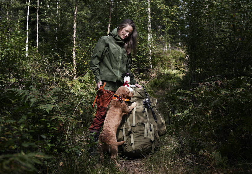NYANSENE: Stine Hagtvet erfarer at mange har et litt vridd syn på jakt. Det prøver hun å rette opp. Foto: Elin Fjelldal Jegerstine