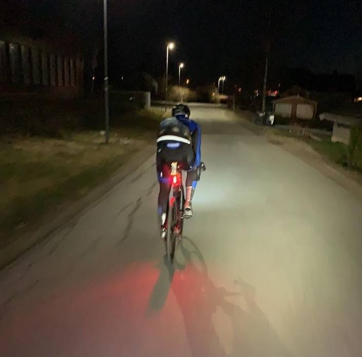 FIKK FØLGE: Iversby Hvideberg hadde følge i 450 kilometer - så måtte Petter Sørensen gi seg. Foto: Jonas Iversby Hvideberg. Petter Sørensen