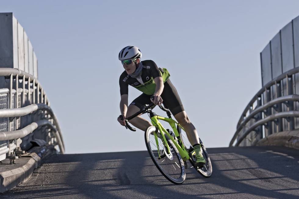 HARDHAUS: Jonas Orset har satt rekord på både 10 000 høydemeter fra 2018 og på tilbakelagt distanse på 24 timer i 2020 (bildet). Foto: Ola Morken Jonas Orset 24-timers