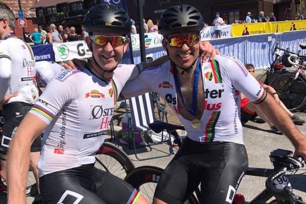 KLARE: Sandnes-kapteinene Jone Ellingsen og Arne Rettedal er klare for ny kamp om Kristiansand-Hovden i august. Her fra rekordåret 2017. Foto: Privat Sandnes SK vant Color Line Tour 2017
