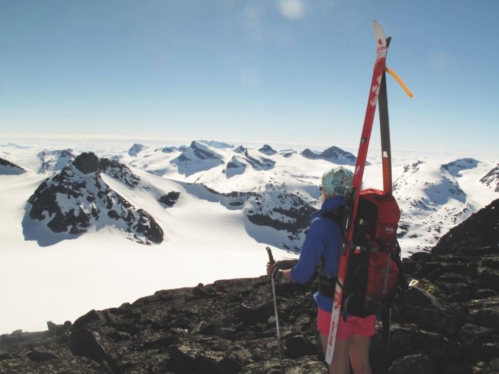 Når Sognefjellet åpner, får du tilgang til mange flotte skimuligheter. Foto: Sigurd Rønningen jotunheimen med fjellski