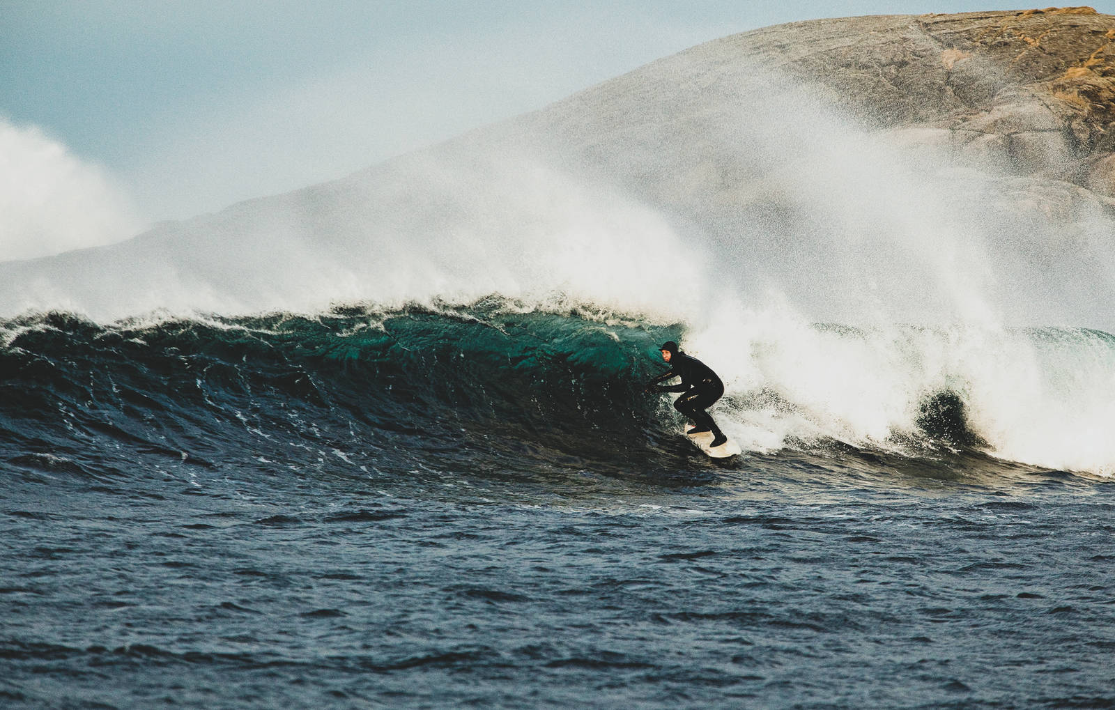 BÆREKRAFTEN: Draktens bærekraft handler ikke bare om materialer, men også om kvalitet og hvor lenge den varer før den blir for slitt. Spesielt for surfer i kald vann er dette et viktig punkt. Bilde: Christian Nerdrum Draktens bærekraft handler ikke bare om materialer, men også om kvalitet og hvor lenge den varer før den blir for slitt. Spesielt for surfer i kald vann er dette et viktig punkt. Bilde: Christian Nerdrum